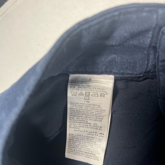 2 pairs Old Navy Pixie Pants Size 6 - Picture 4 of 5